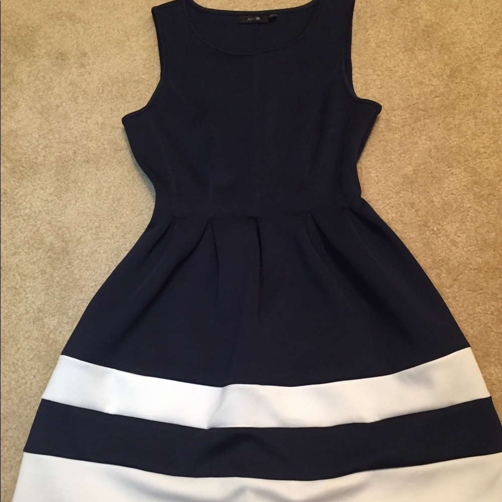Apt. 9 Dress Fit And Flare - Size: XS (NWT)